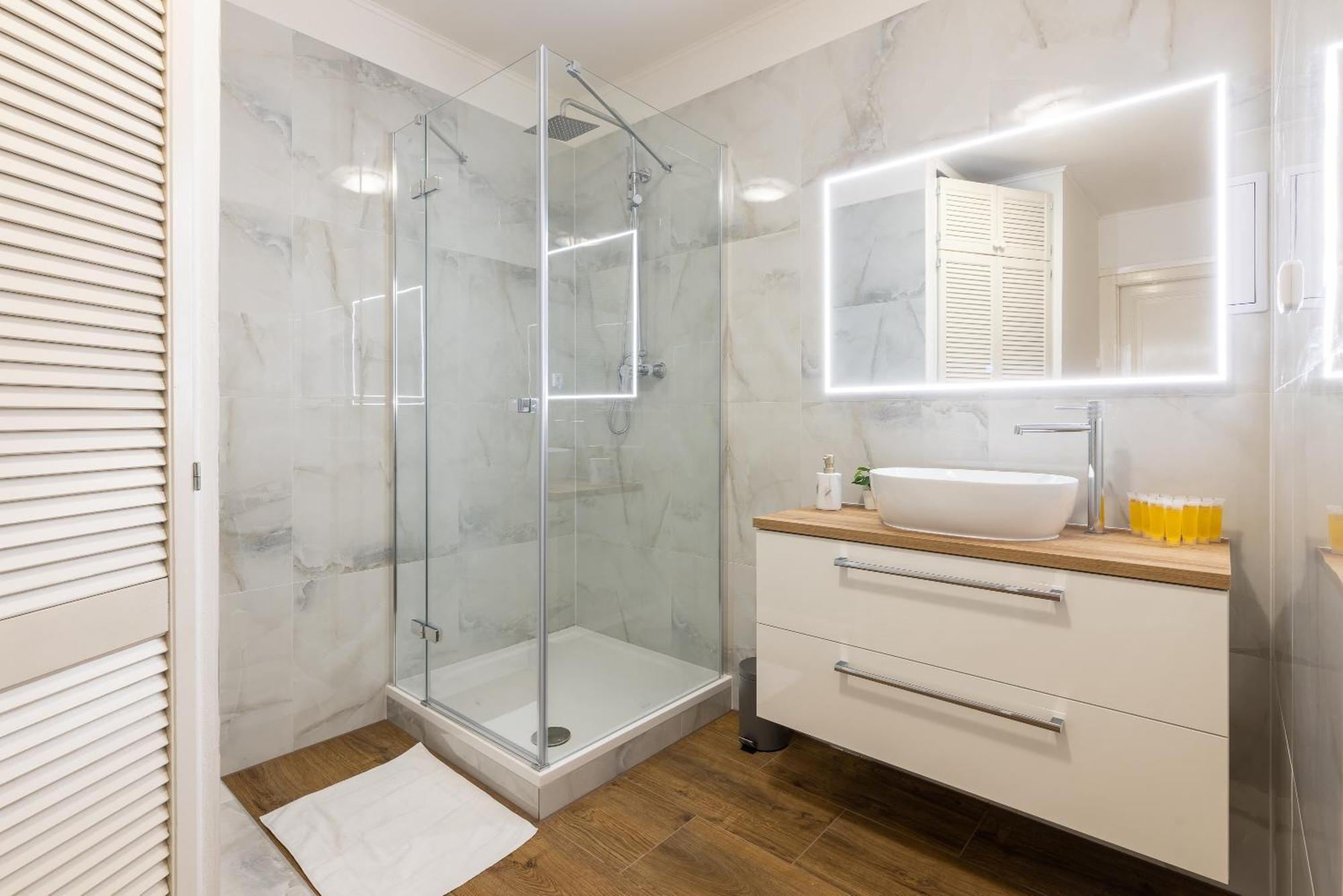 Spacious 2-bedroom In Old Town *