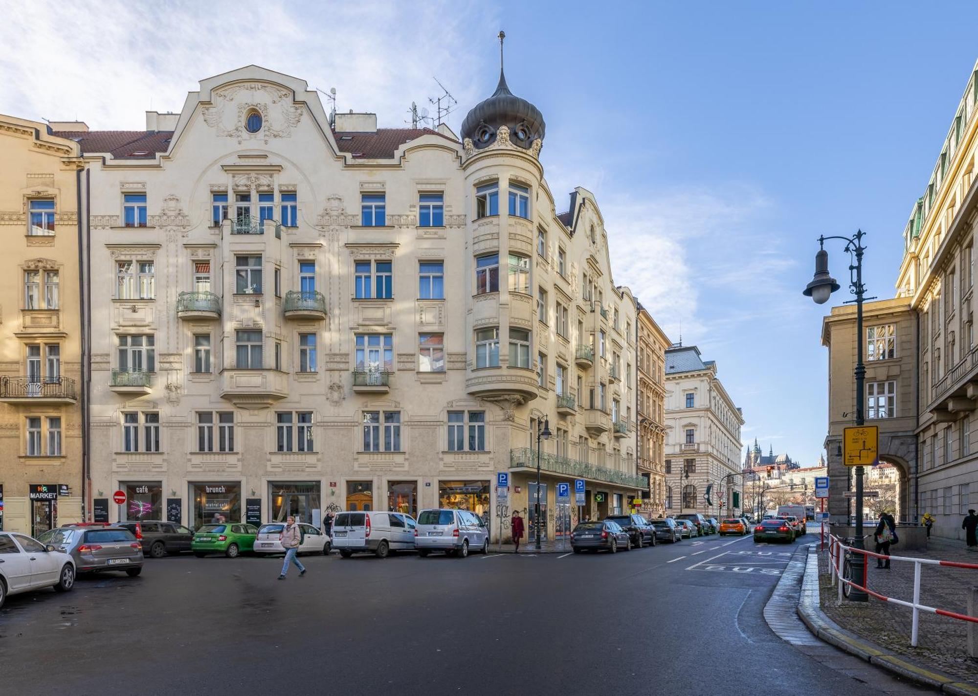 Spacious 2-bedroom In Old Town Apartamento