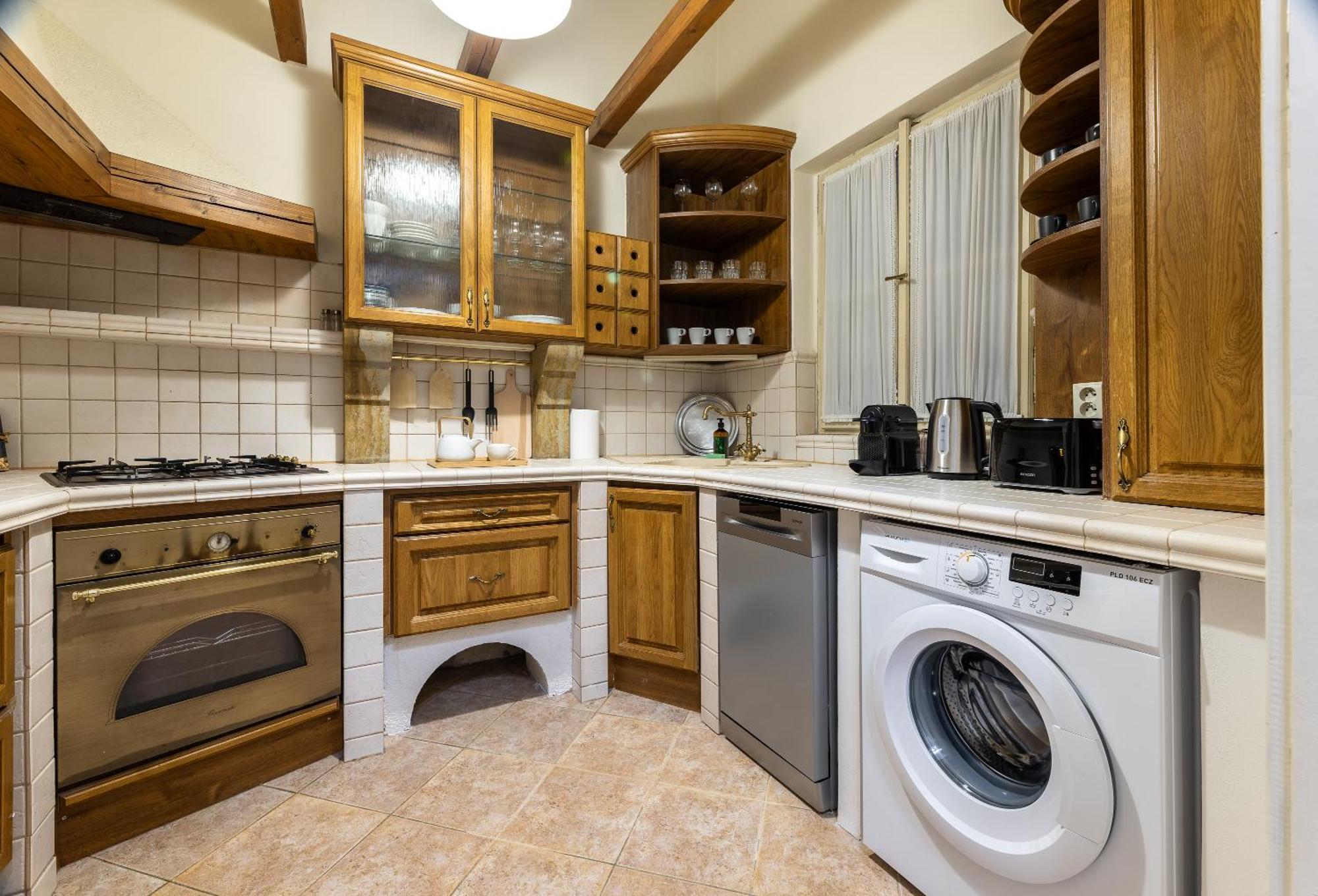 Spacious 2-bedroom In Old Town * Praga