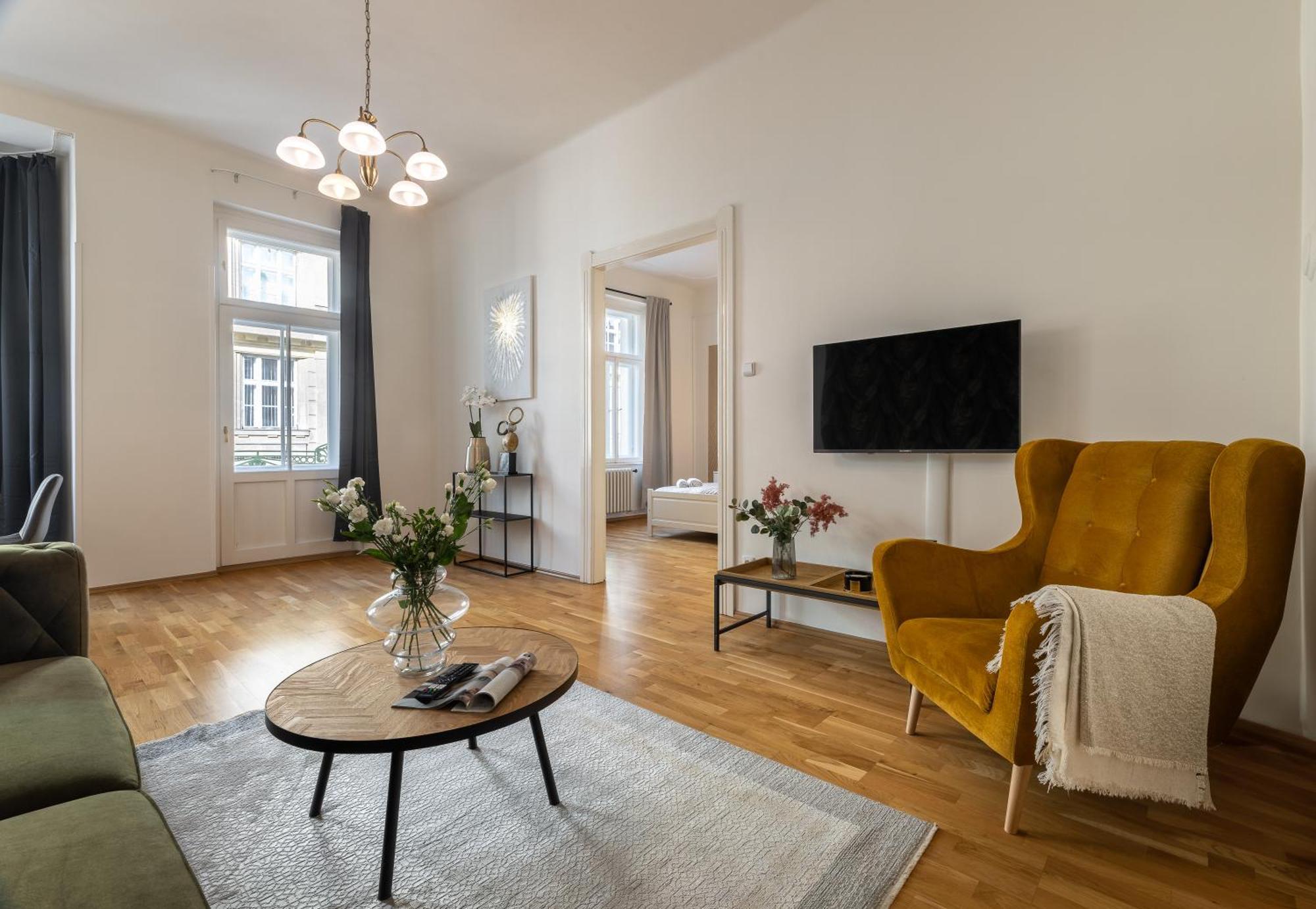 Spacious 2-bedroom In Old Town