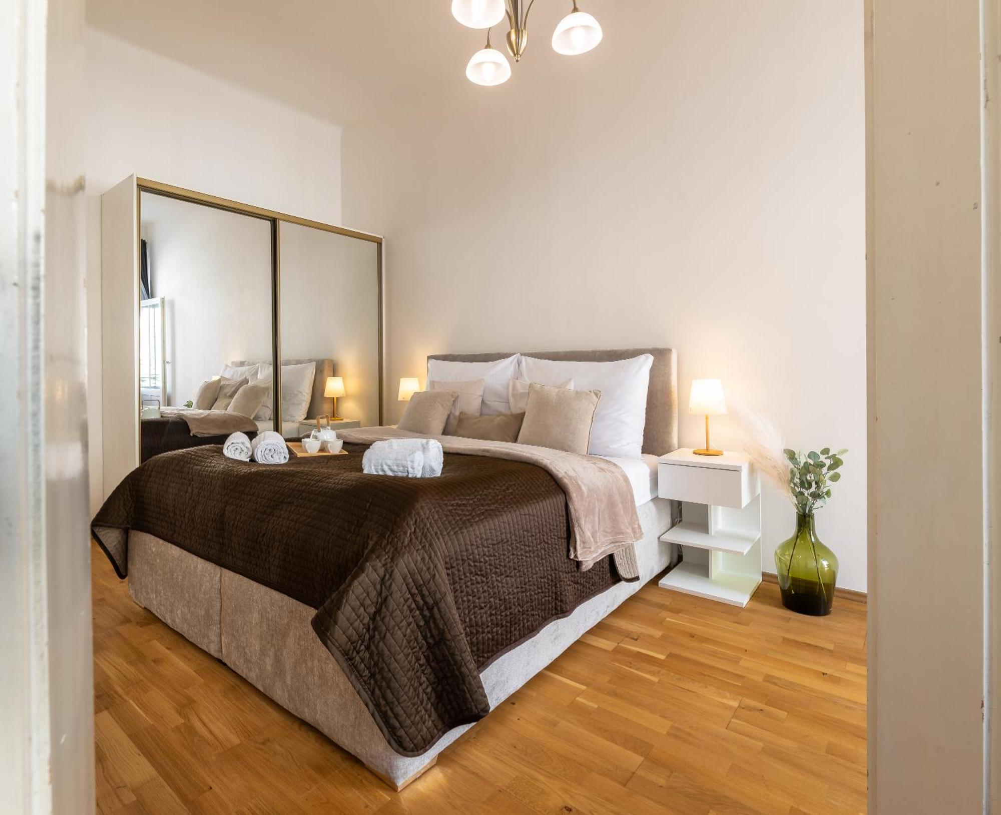 Spacious 2-bedroom In Old Town *